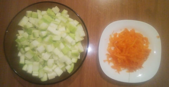 Измельчённые кабачки с морковью для собак
